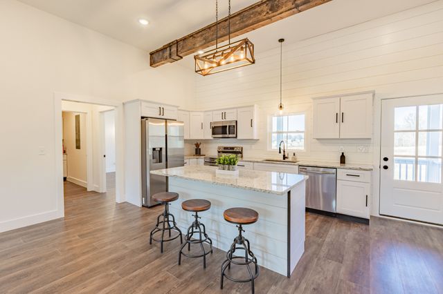 1248 Lowery Rd, Walling, TN 38587