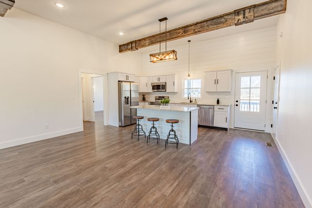 1248 Lowery Rd, Walling, TN 38587