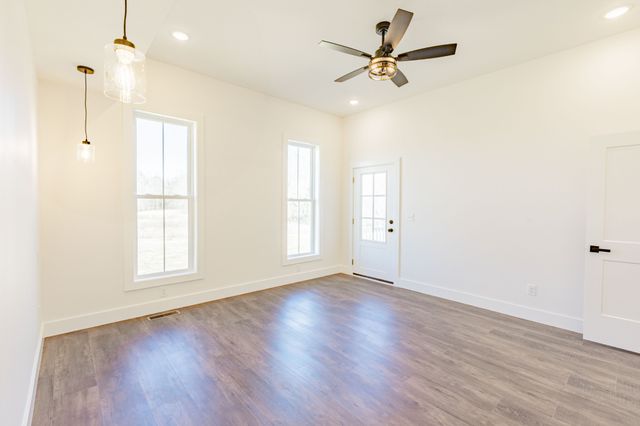 1248 Lowery Rd, Walling, TN 38587