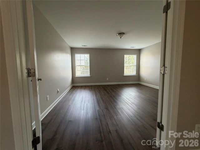 3215 Shadowy Retreat Drive, Matthews, NC 28104