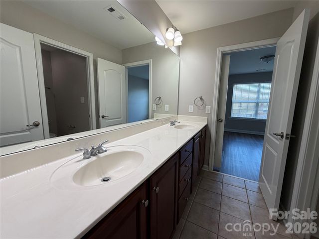 3215 Shadowy Retreat Drive, Matthews, NC 28104