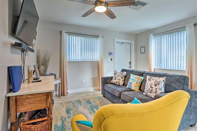 19662 SW 120th Ave, Miami, FL 33177