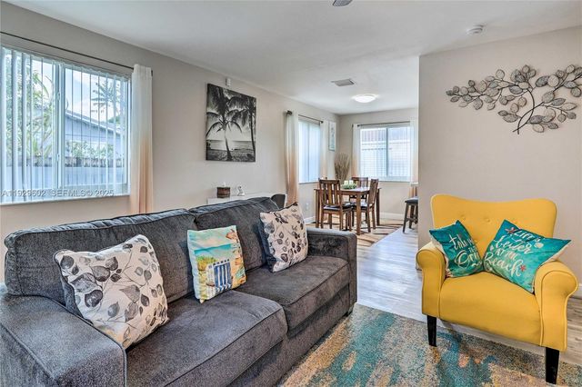 19662 SW 120th Ave, Miami, FL 33177