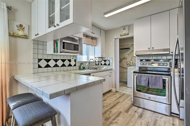 19662 SW 120th Ave, Miami, FL 33177