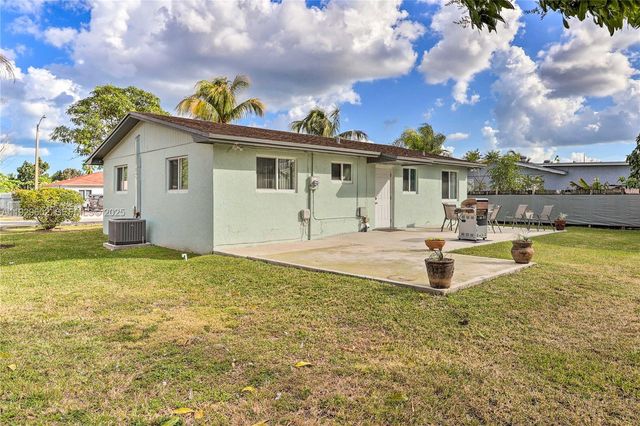 19662 SW 120th Ave, Miami, FL 33177