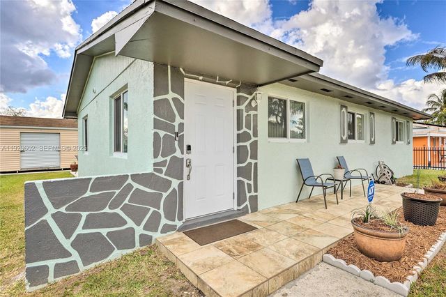 19662 SW 120th Ave, Miami, FL 33177