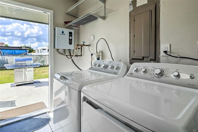 19662 SW 120th Ave, Miami, FL 33177