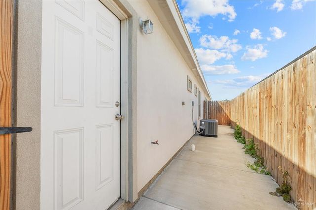 5709 Sandpiper Avenue, Mission, TX 78573