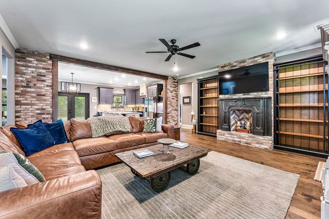 260 SW Fort Smith Street, Gravette, AR 72736