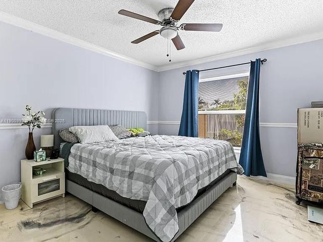 6627 Rainwood Cove Ln, Lake Worth, FL 33463