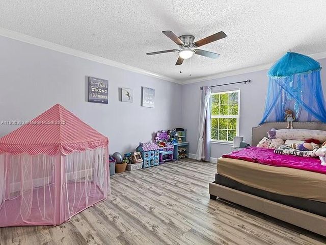 6627 Rainwood Cove Ln, Lake Worth, FL 33463