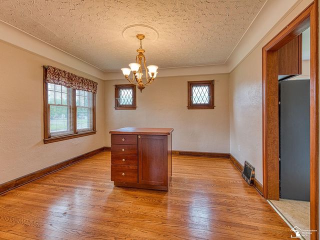 27145 James Avenue, Flat Rock, MI 48134