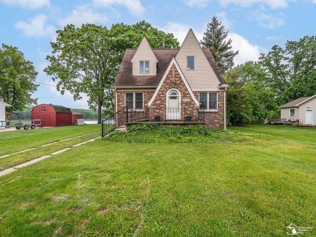 27145 James Avenue, Flat Rock, MI 48134