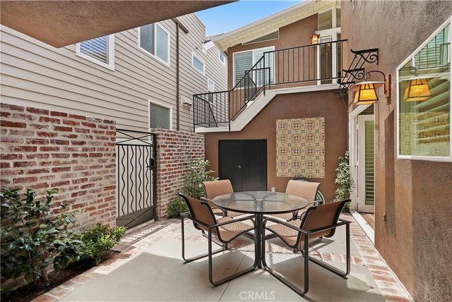 121 Topaz Ave, Newport Beach, CA 92662