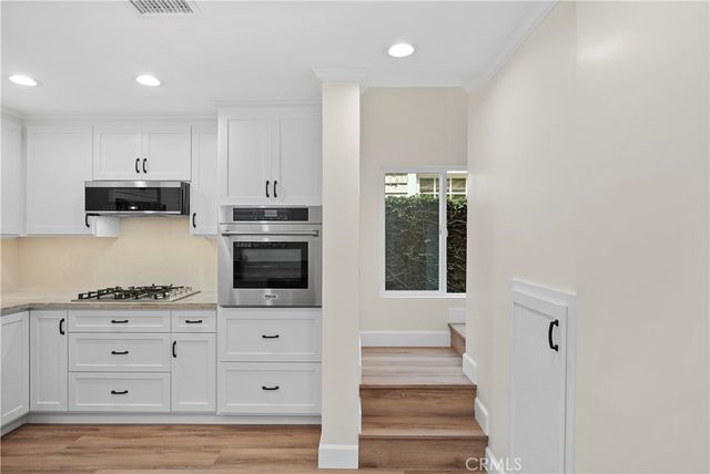 121 Topaz Ave, Newport Beach, CA 92662