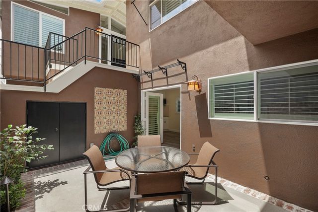 121 Topaz Ave, Newport Beach, CA 92662
