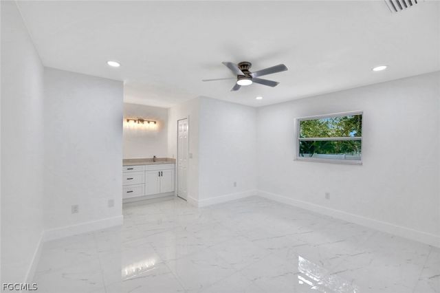 2134 SW 2nd CT, Cape Coral, FL 33991