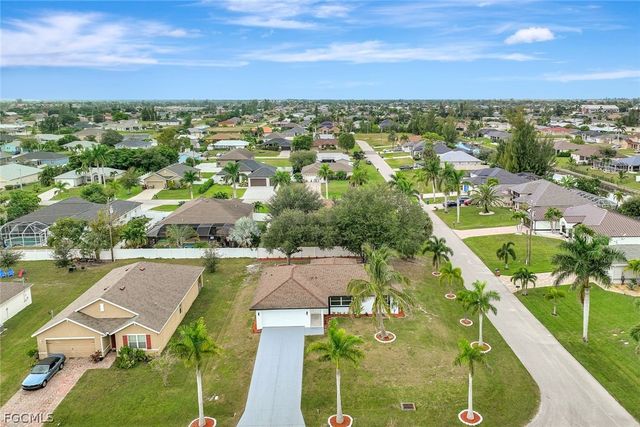 2134 SW 2nd CT, Cape Coral, FL 33991
