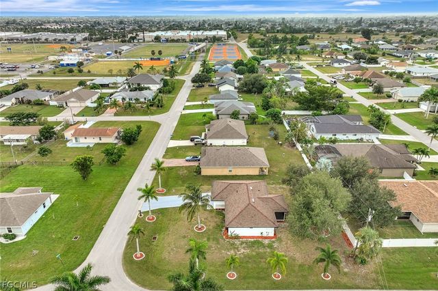 2134 SW 2nd CT, Cape Coral, FL 33991