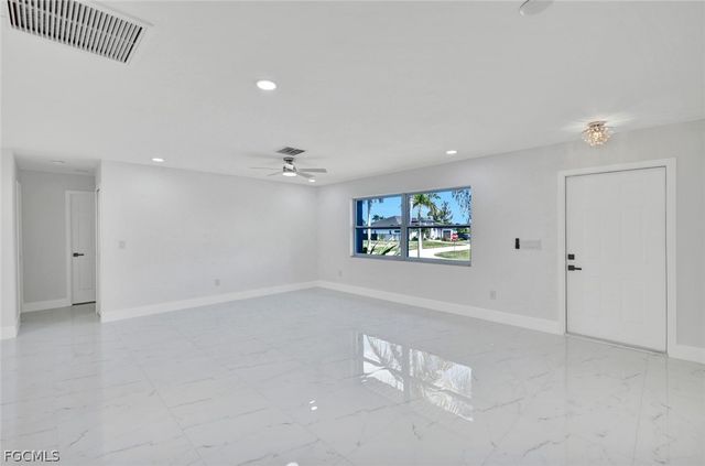 2134 SW 2nd CT, Cape Coral, FL 33991