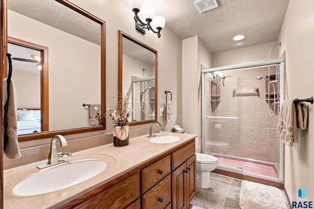 2600 E Kensington St Street, Sioux Falls, SD 57108