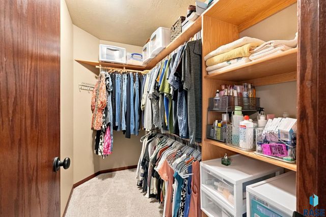 2600 E Kensington St Street, Sioux Falls, SD 57108