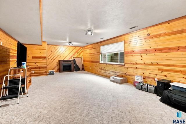 2600 E Kensington St Street, Sioux Falls, SD 57108