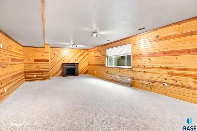 2600 E Kensington St Street, Sioux Falls, SD 57108