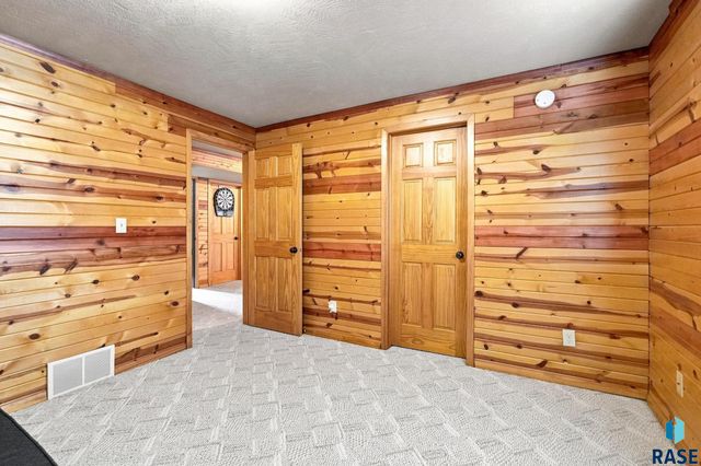 2600 E Kensington St Street, Sioux Falls, SD 57108
