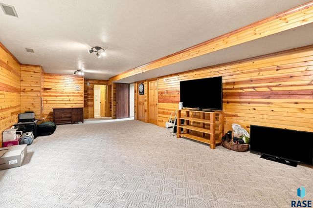 2600 E Kensington St Street, Sioux Falls, SD 57108