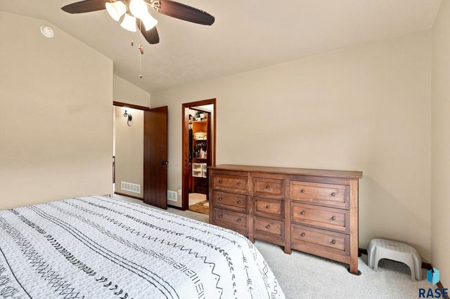 2600 E Kensington St Street, Sioux Falls, SD 57108
