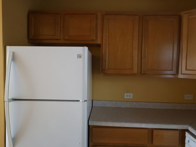 2911 EMMAUS Avenue, Zion, IL 60099