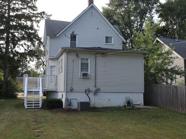 2911 EMMAUS Avenue, Zion, IL 60099