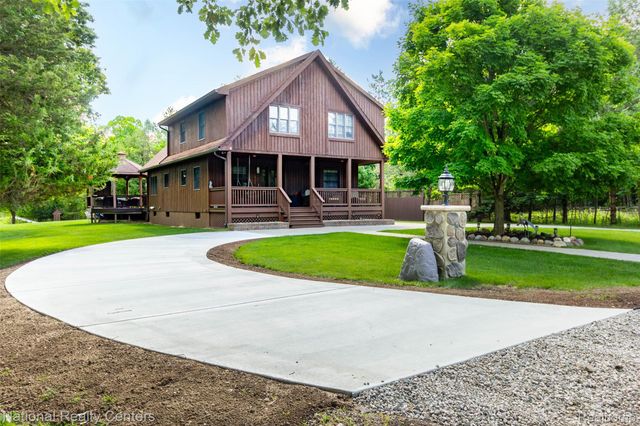 8706 Buckland Drive, Northfield Township, MI 48178
