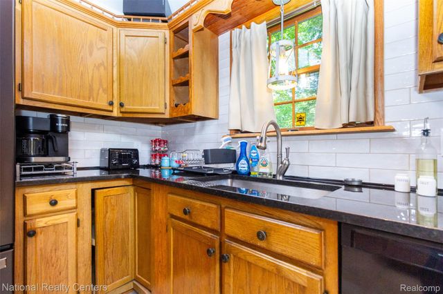 8706 Buckland Drive, Northfield Township, MI 48178