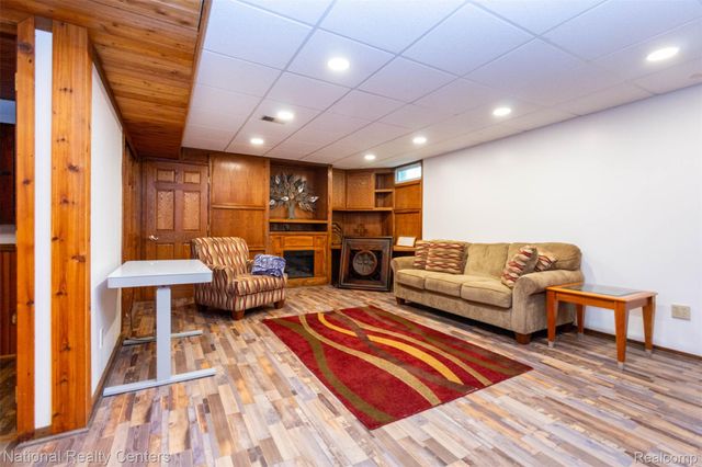 8706 Buckland Drive, Northfield Township, MI 48178