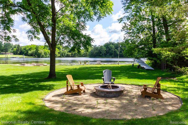 8706 Buckland Drive, Northfield Township, MI 48178