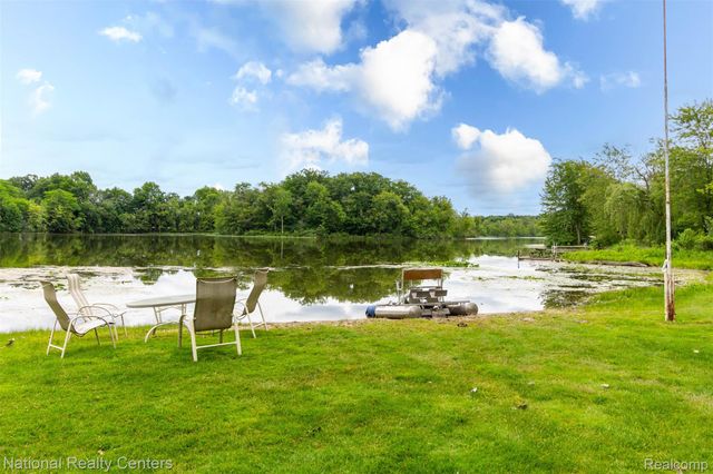 8706 Buckland Drive, Northfield Township, MI 48178