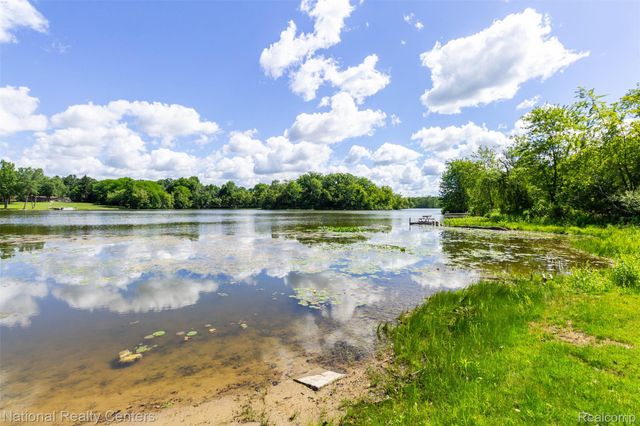 8706 Buckland Drive, Northfield Township, MI 48178