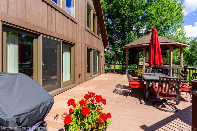 8706 Buckland Drive, Northfield Township, MI 48178