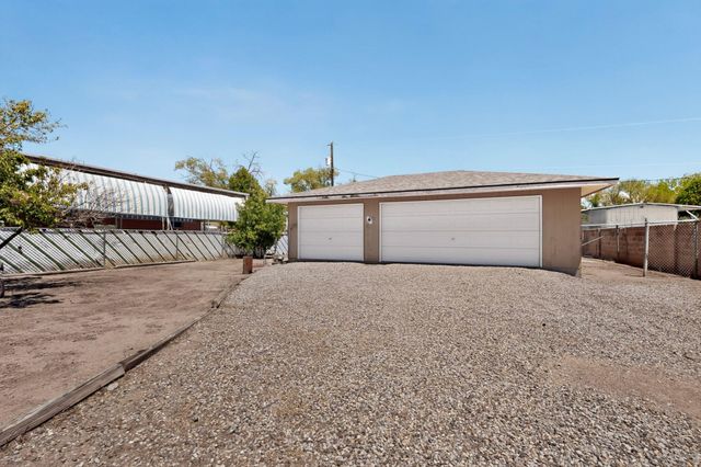 407 C De Baca Lane NW, Albuquerque, NM 87114
