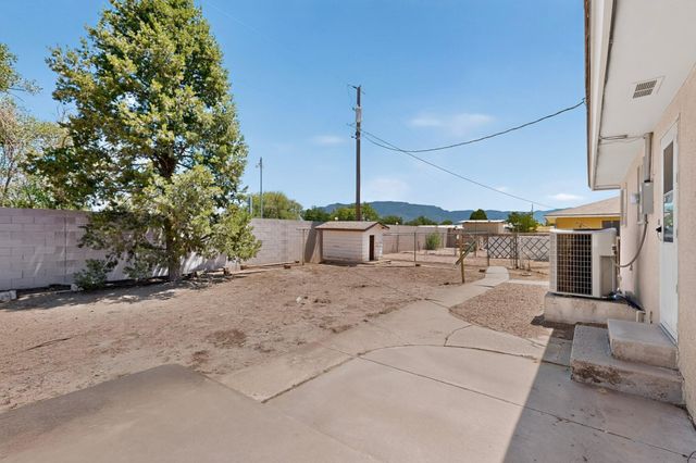 407 C De Baca Lane NW, Albuquerque, NM 87114