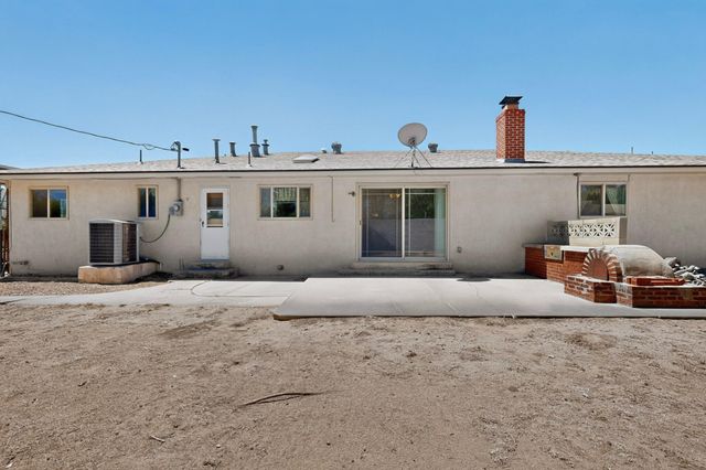 407 C De Baca Lane NW, Albuquerque, NM 87114