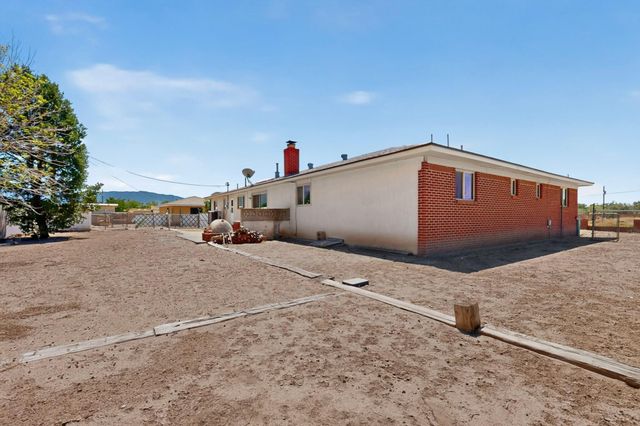 407 C De Baca Lane NW, Albuquerque, NM 87114