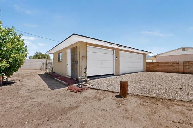 407 C De Baca Lane NW, Albuquerque, NM 87114
