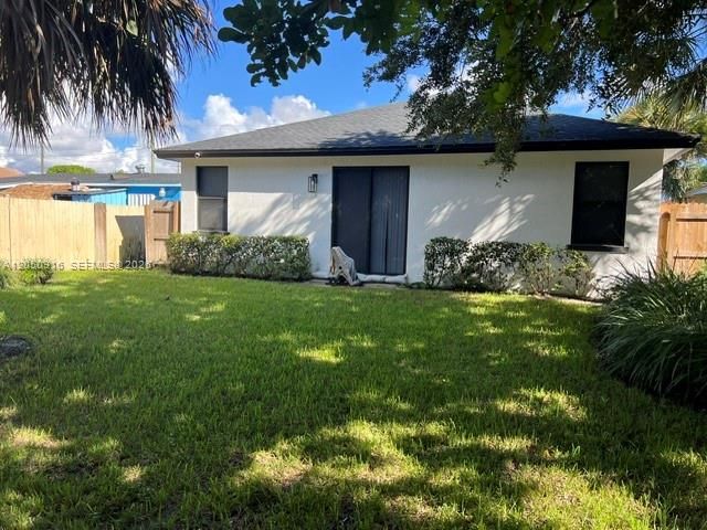 141 W 16th St, Riviera Beach, FL 33404