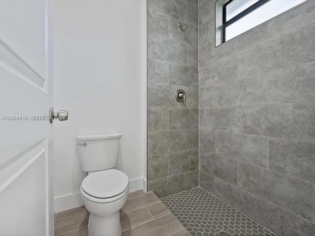 141 W 16th St, Riviera Beach, FL 33404