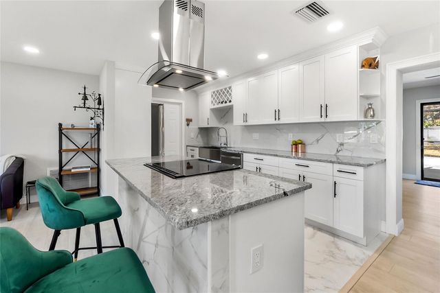 11245 69TH AVENUE, Seminole, FL 33772