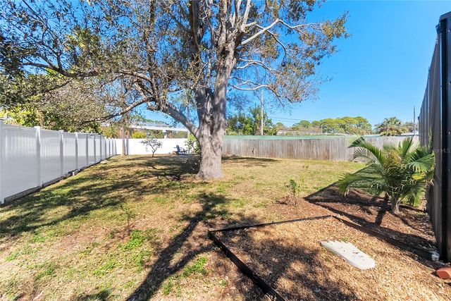 11245 69TH AVENUE, Seminole, FL 33772