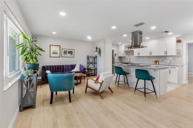 11245 69TH AVENUE, Seminole, FL 33772